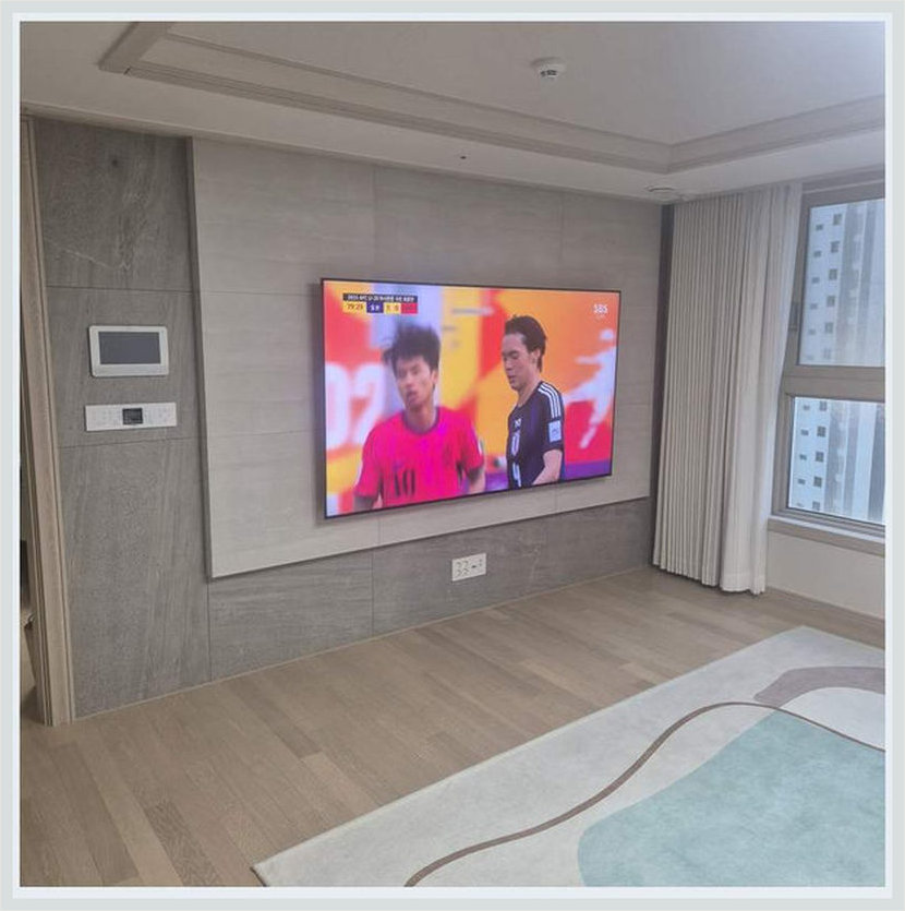 주말 견적 상담 시 참고하는 벽걸이TV 설치 사진: 브라켓과 벽면의 관계, 종로구·서대문구·은평구 관련 안내용 참고 이미지