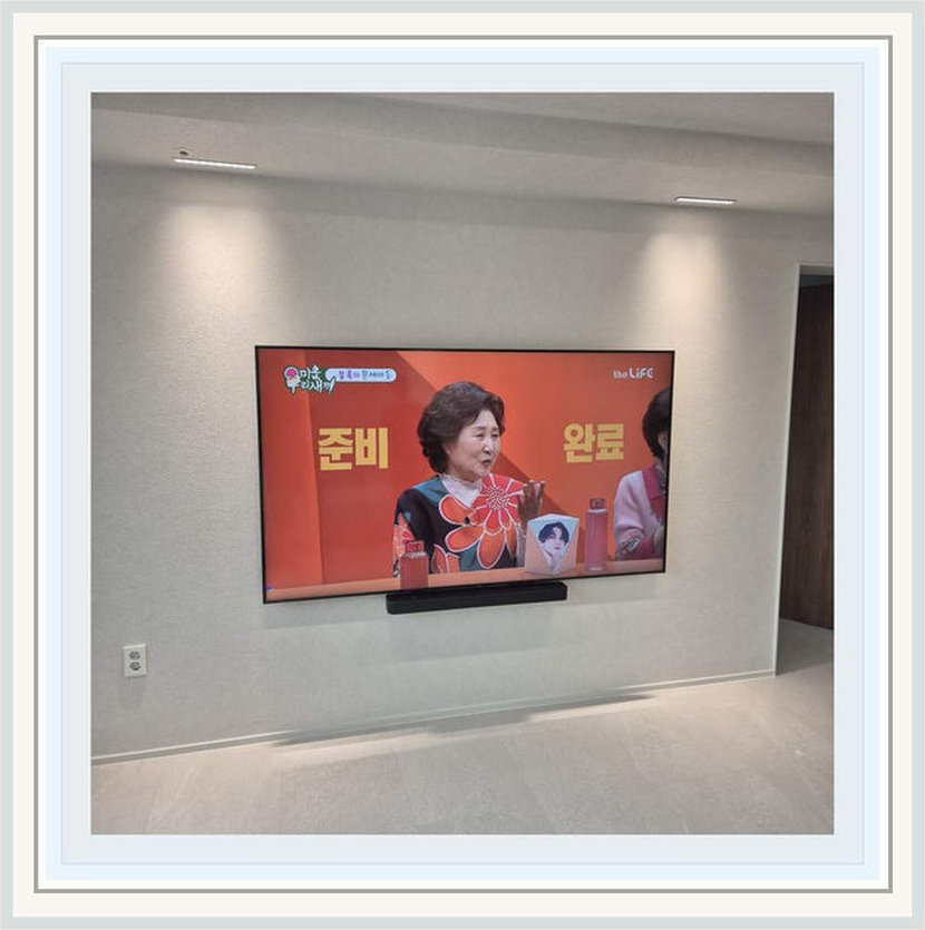 대리석 후기 상담 시 참고하는 벽걸이TV 설치 사진: 거치 전 안전 점검 대상, 양천구·강서구·구로구 관련 안내용 참고 이미지