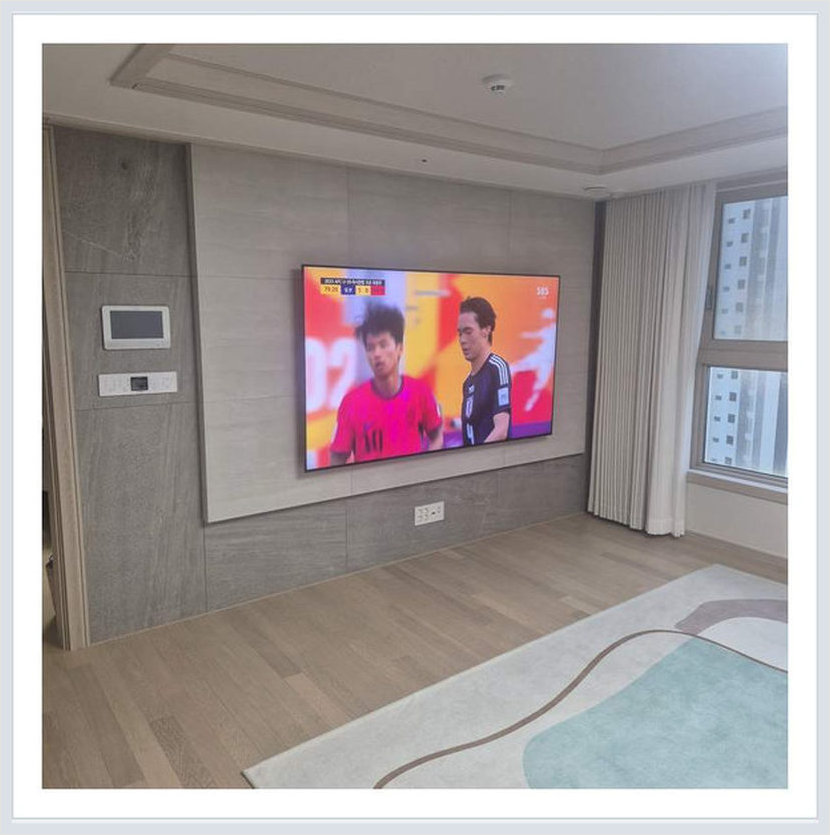 당일 후기 상담 시 참고하는 벽걸이TV 설치 사진: 설치 후 선정리의 모습, 안양시·군포시·의왕시 관련 안내용 참고 이미지