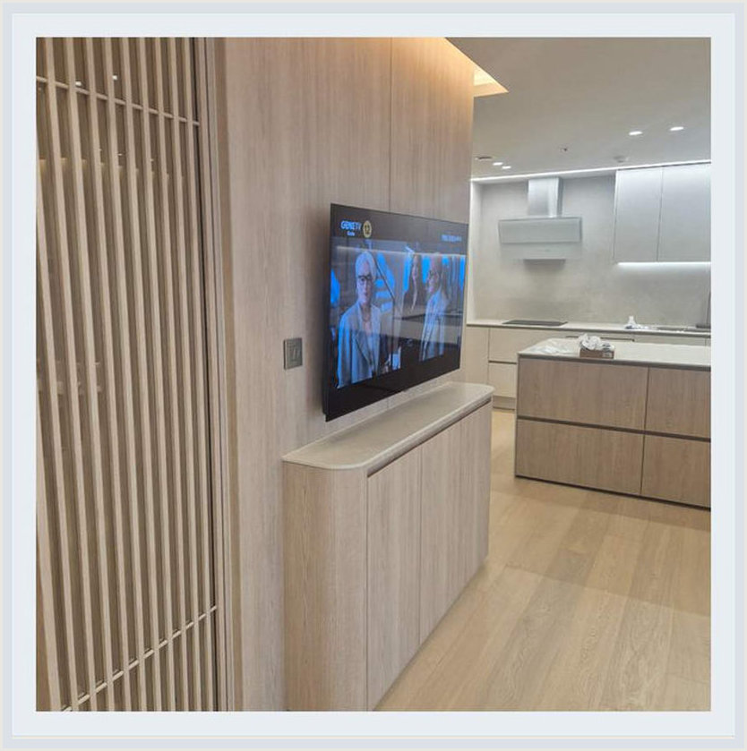 LG 견적 상담 시 참고하는 벽걸이TV 설치 사진: 선숨김과 사용성의 균형, 검단구·계양구·김포시 관련 안내용 참고 이미지